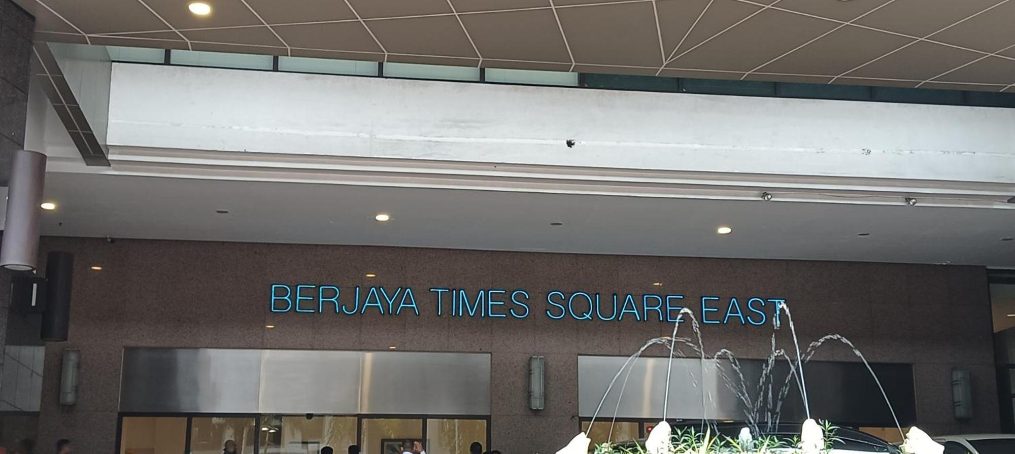 Nexus Service Suite Times Square Kuala Lumpur Bagian luar foto